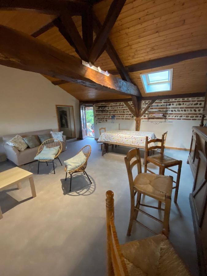 Philoufleur - Gite Restaure En Campagne Chaneins Экстерьер фото